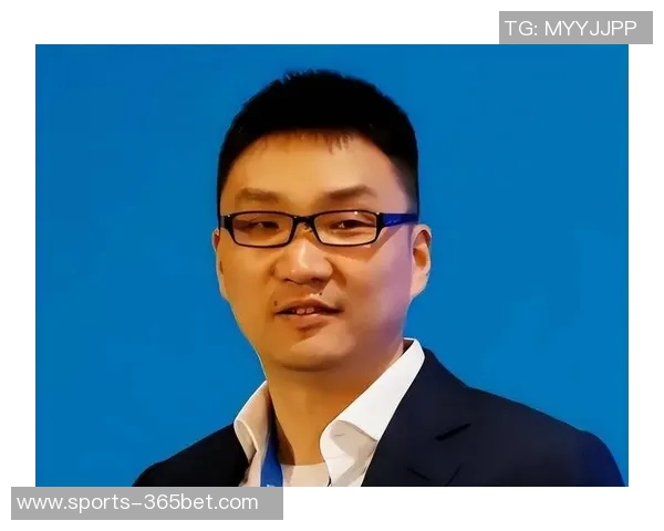 孔帕尼谈顶薪与训练态度的矛盾引发的思考与争议 孔帕尼谈顶薪与训练态度的矛盾引发的思考与争议