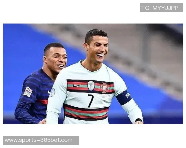 韦斯利进球后致敬迪巴拉面具庆祝赛后社媒互动引发热议